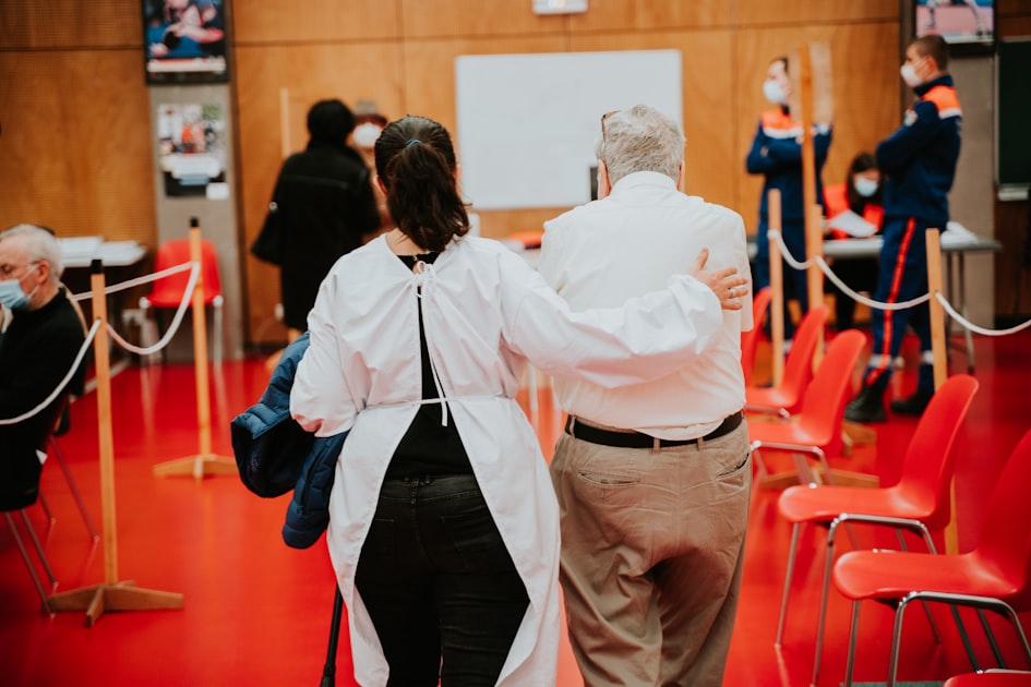 How to Become a Home Health Aide